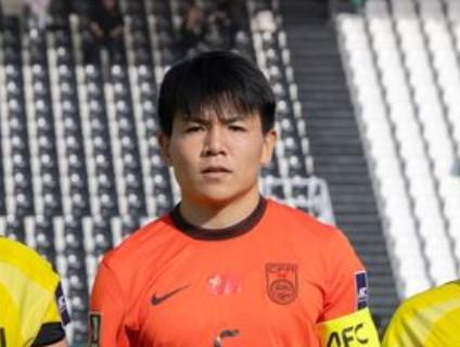 乐鱼体育官方平台-青岛记者：U23国足队长徐彬接近加盟英超狼队